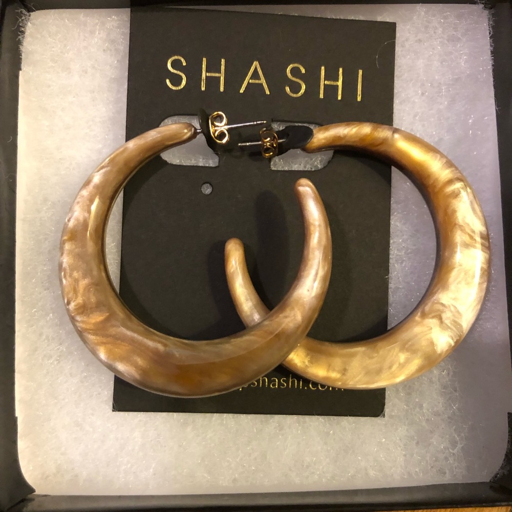 SHASHI Tortoise hoop earrings